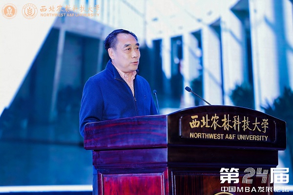 复旦大学管理学院兼职教授、海通创新投资证券原董事长时建龙作“高成长科技股投资的难点与策略”主题报告.jpg